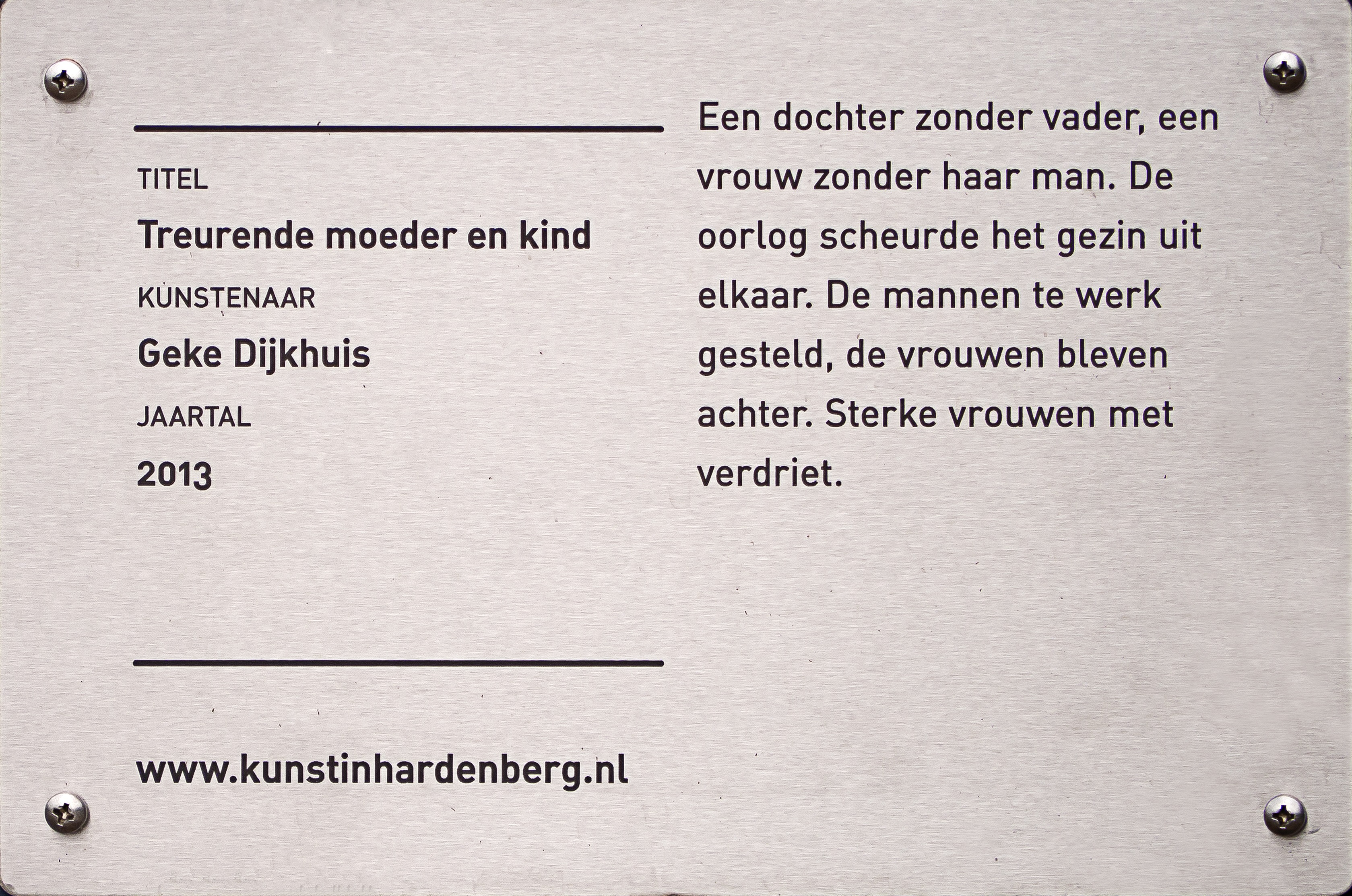 Treurende moeder en kind